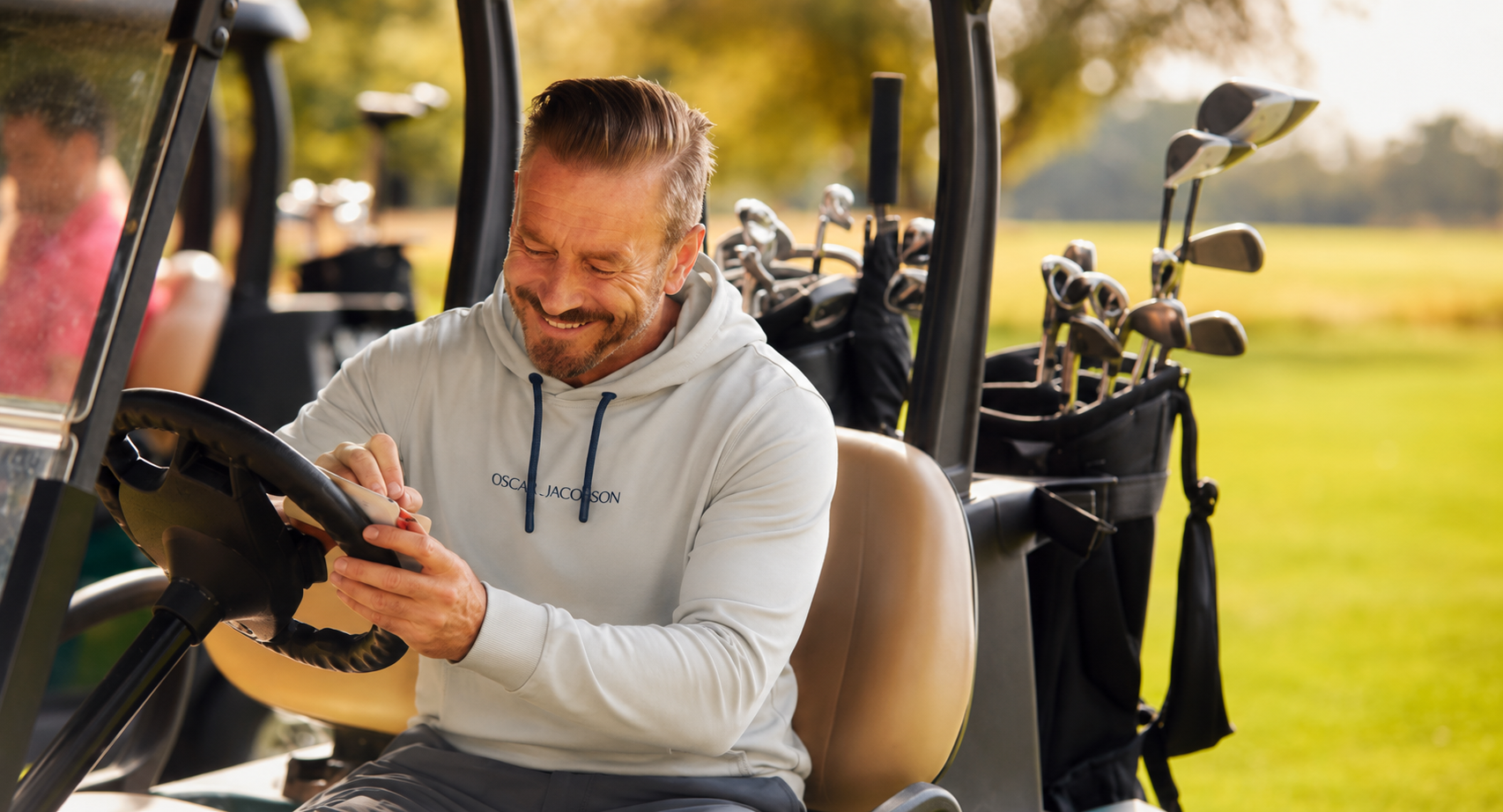 Can you wear a hoodie for golf?