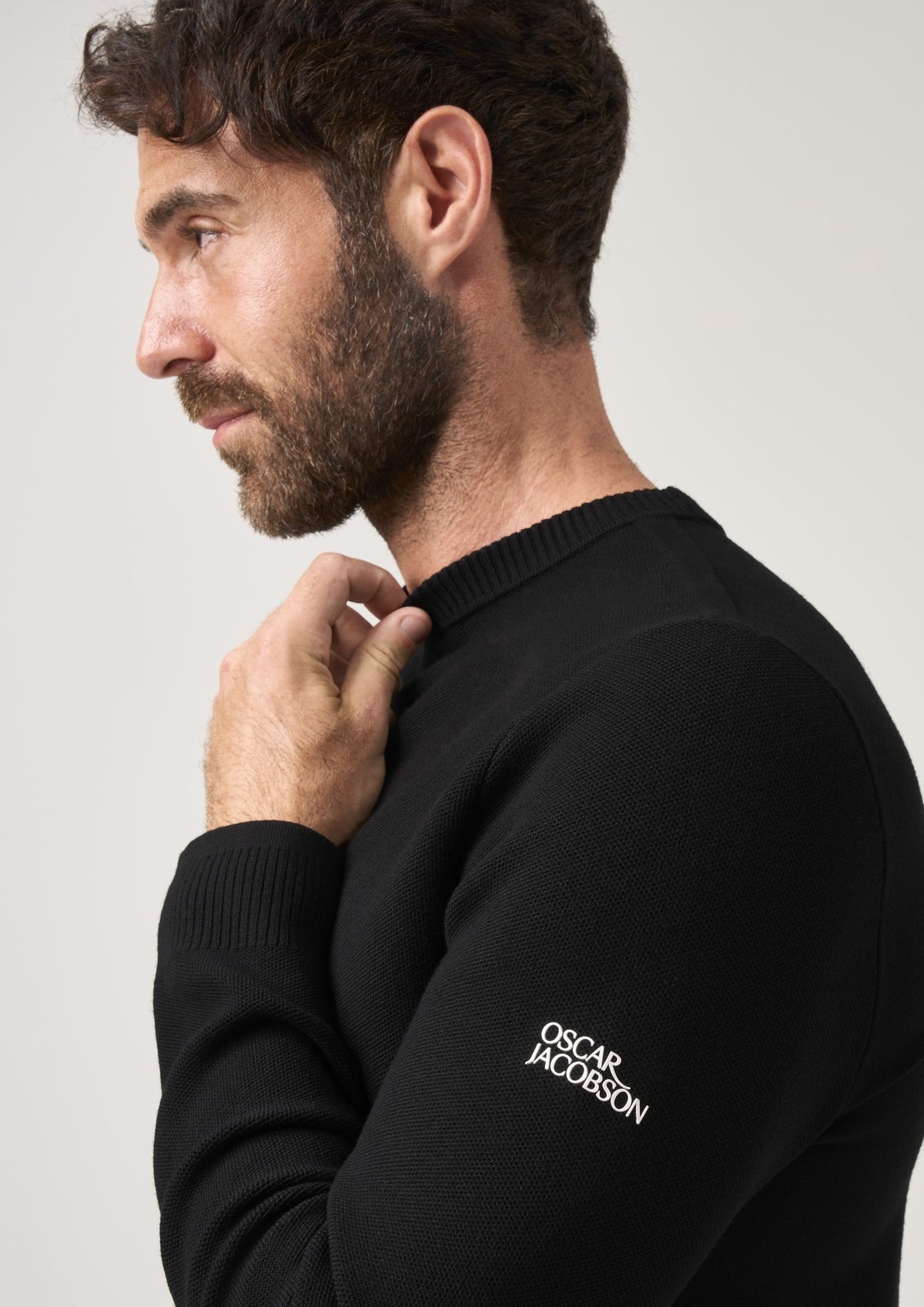 OJKNT0319_BLACKWELL_BLACK_MODEL_04