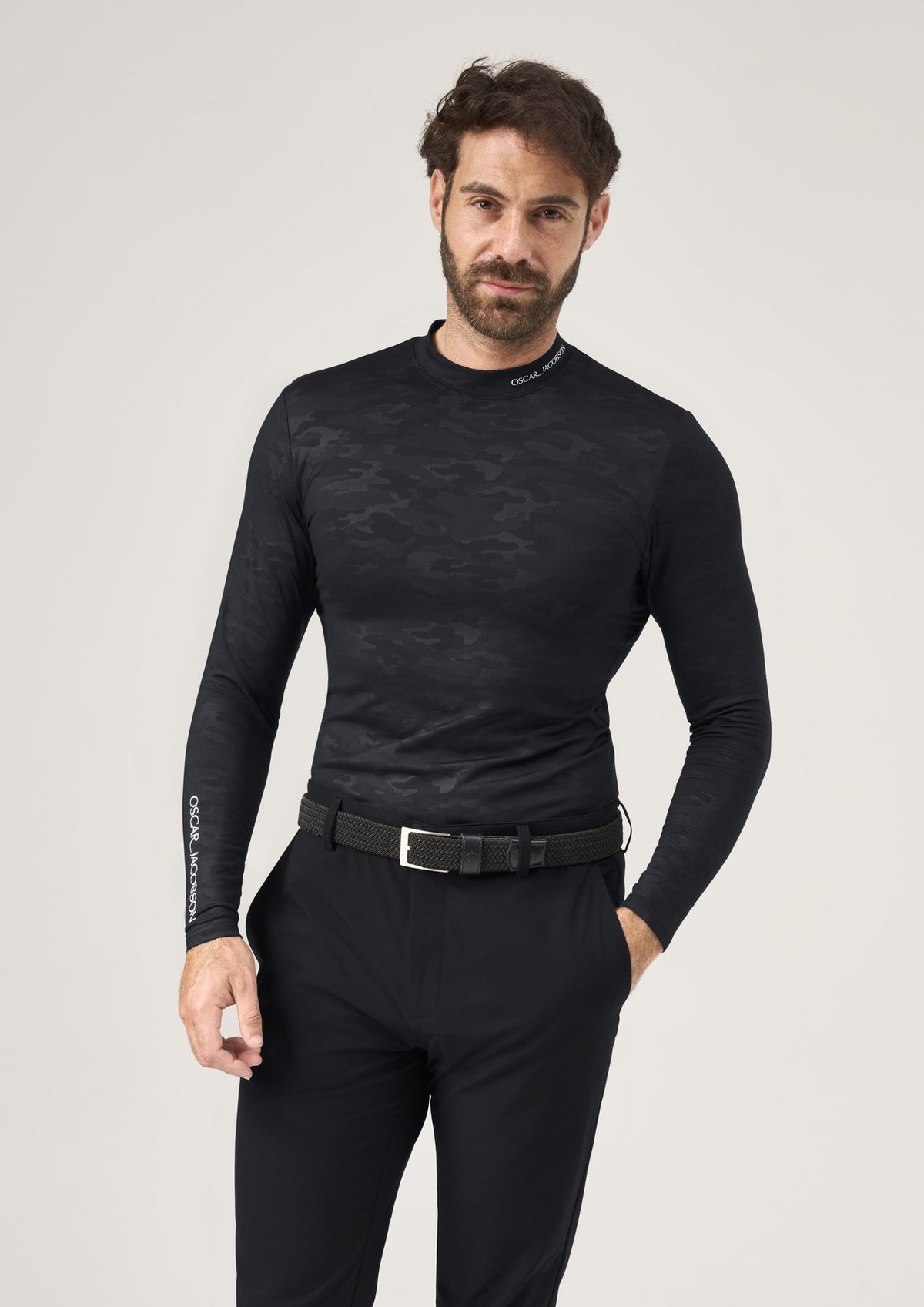OJTOP0159_HAMPTON_BLACK_MODEL_01