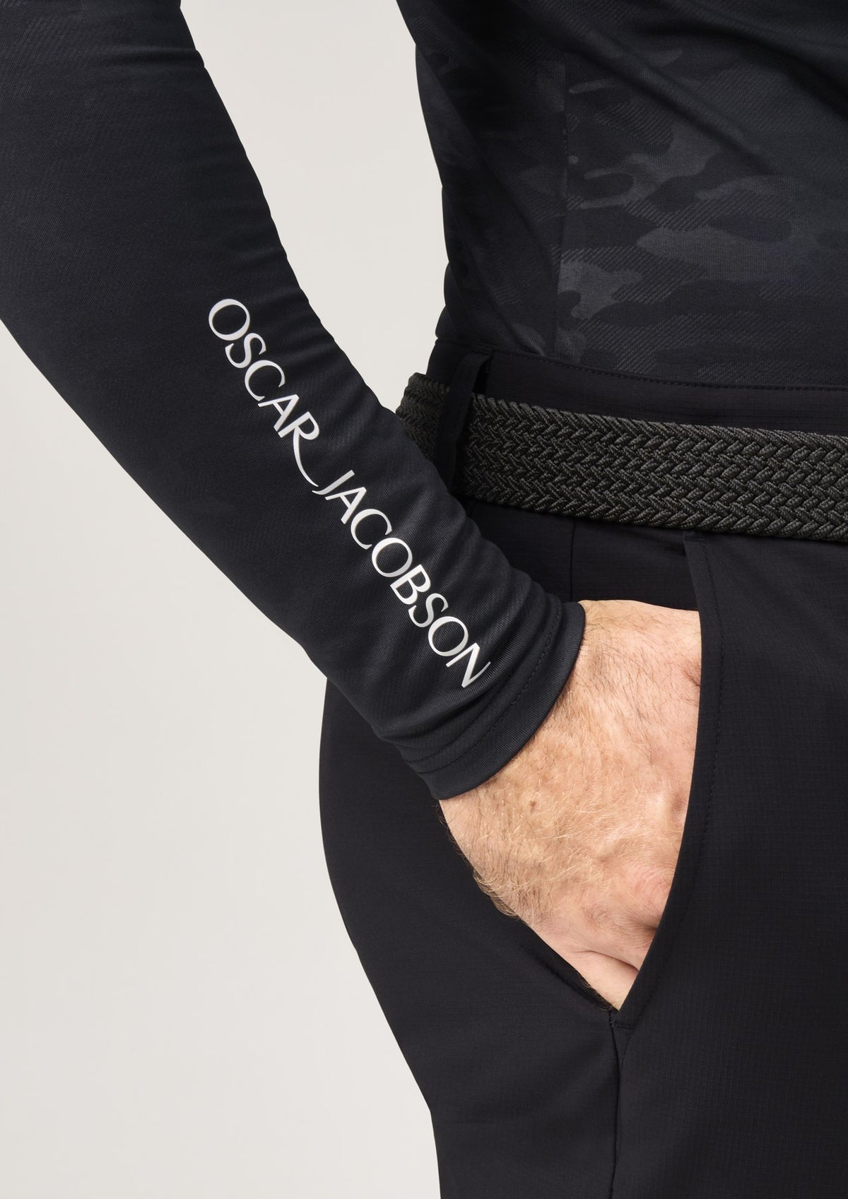OJTOP0159_HAMPTON_BLACK_MODEL_04