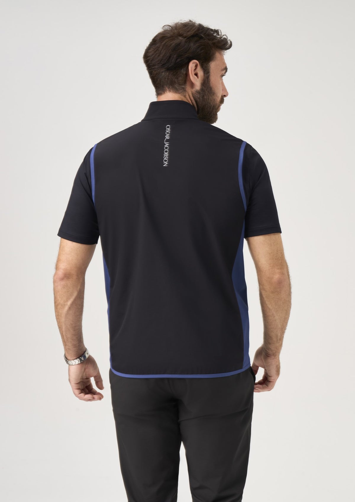 OJTOP0341_BEATTY_BLACK_MODEL_02