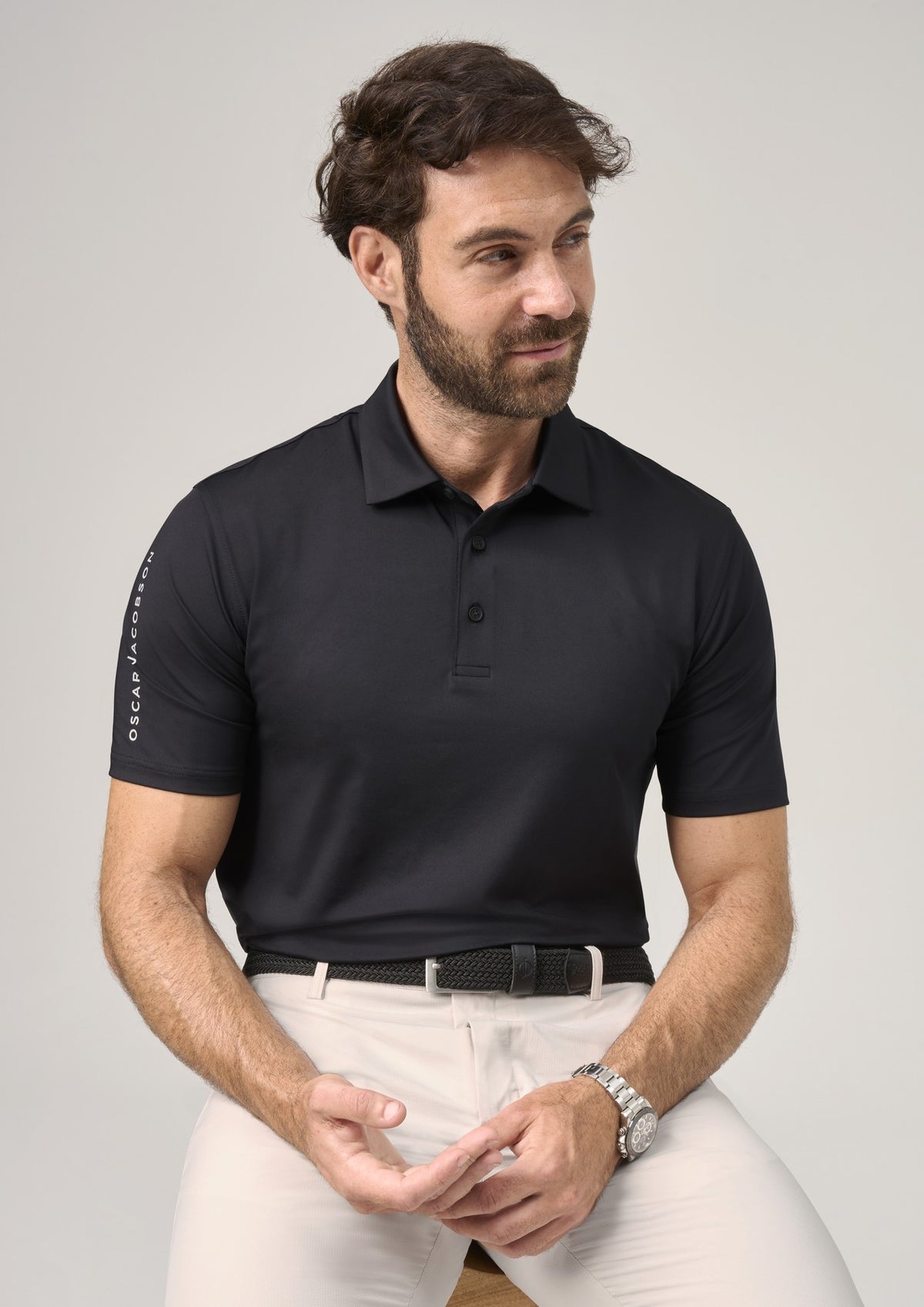 OJTS0244_BULLOCK_BLACK_MODEL_03